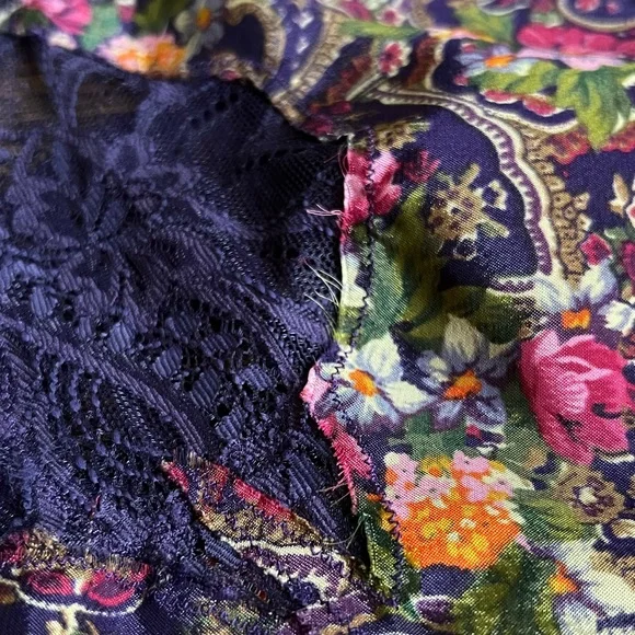 •Sold• Vintage Oscar de la Renta Camisole Top, Lingerie Slip Top, Floral Lace - Picture 9 of 9